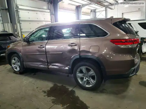 5TDDZRFH3HS372319 — 2017 Toyota Highlander, zdjęcie 2 z Copart, Bok