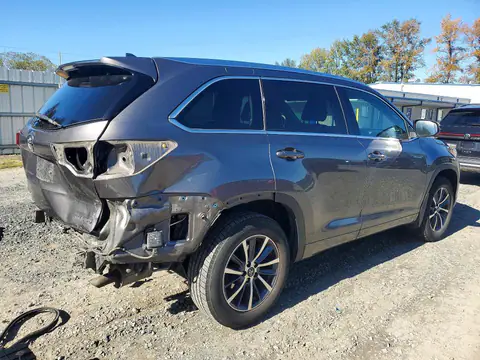 5TDJZRFH1HS511396 — 2017 Toyota Highlander, zdjęcie 3 z Copart 19.10.2026, Tył