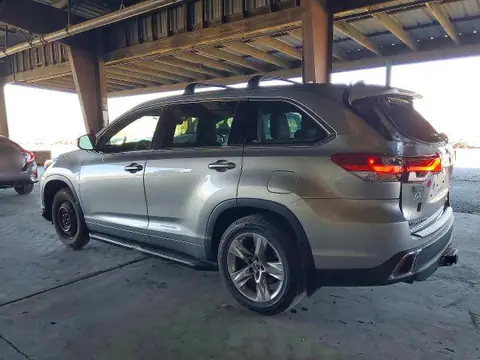 5TDDZRFH0HS375548 — 2017 Toyota Highlander, фото 2 з Copart 26.10.2026, Задня частина