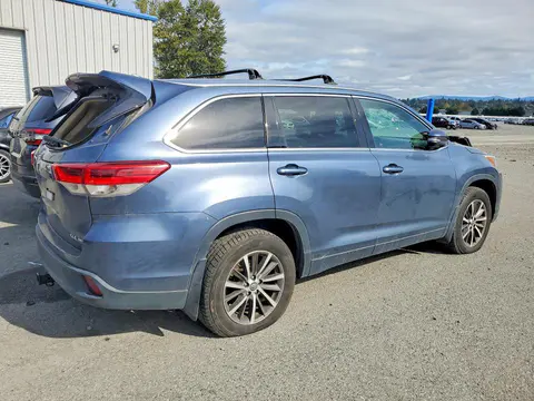 2018 Toyota Highlander VIN 5TDJZRFH4JS486032 фото 3
