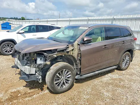 5TDJZRFH0JS904666 — 2018 Toyota Highlander, Front end (Front End), before-repair photos