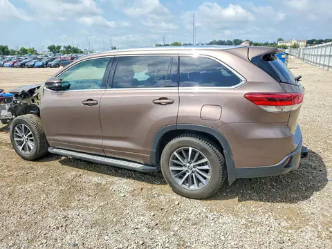 5TDJZRFH0JS904666 — 2018 Toyota Highlander, photo 2 from Copart 28.10.2026, Front end