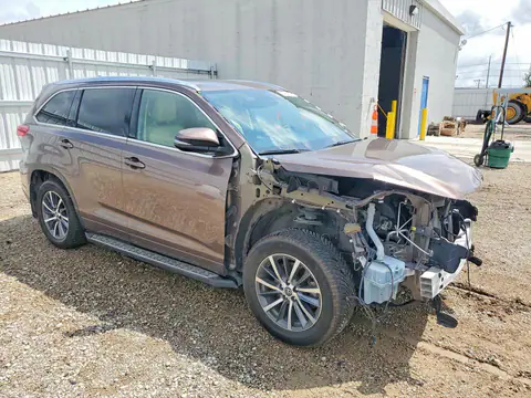 5TDJZRFH0JS904666 — 2018 Toyota Highlander, photo 4 from Copart 28.10.2026, Front end