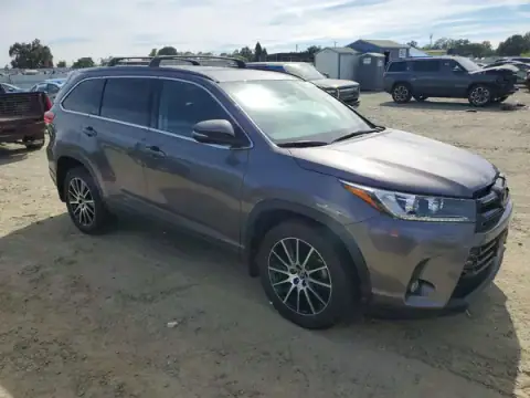 5TDJZRFH7JS535563 — 2018 Toyota Highlander, фото 4 з Copart 22.09.2026, Передня частина