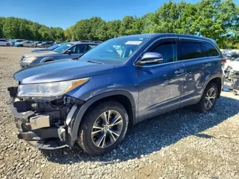 5TDBZRFH4JS876844 — 2018 Toyota Highlander, Przód (Front End), zdjęć przed naprawą