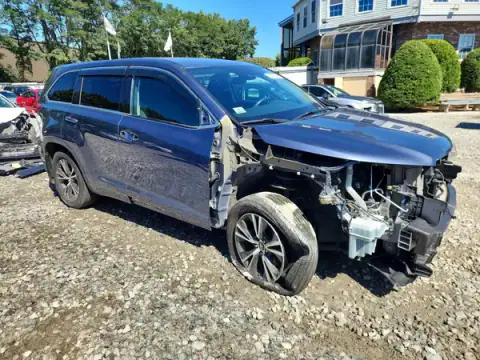 5TDBZRFH4JS876844 — 2018 Toyota Highlander, foto 4 de Copart 22.10.2026, Parte delantera