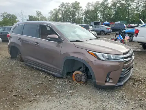5TDDZRFHXJS827480 — 2018 Toyota Highlander, ფოტო 4, Copart, წინა ნაწილი