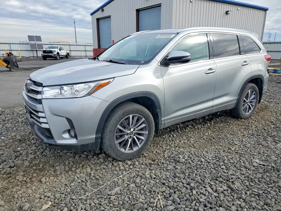 5TDJZRFH7JS555506 Toyota Highlander 2018 — повреждение Передняя часть, фото до ремонта