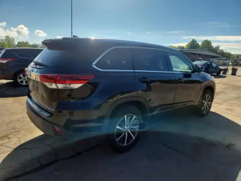 5TDJZRFH2JS538919 — 2018 Toyota Highlander, foto 3 de Copart 30.09.2026, Pequeñas abolladuras y arañazos