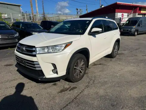 5TDJZRFH2JS808876 — 2018 Toyota Highlander, Мелкие вмятины y царапины (Minor Dent/Scratches), fotos antes de reparar