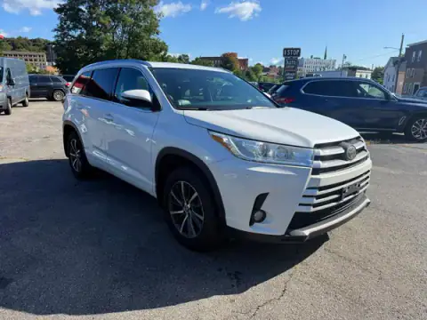 5TDJZRFH2JS808876 — 2018 Toyota Highlander, zdjęcie 4 z Copart 21.10.2026, Drobne wgniecenia i rysy