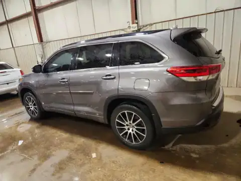 5TDJZRFH5JS535318 — 2018 Toyota Highlander, foto 2 de Copart, Parte delantera