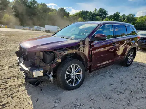 5TDJZRFH9JS806039 — 2018 Toyota Highlander, Przód (Front End), zdjęć przed naprawą