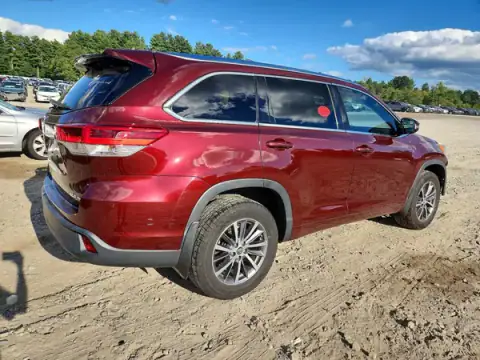 5TDJZRFH9JS806039 — 2018 Toyota Highlander, photo 3 from Copart, Front end