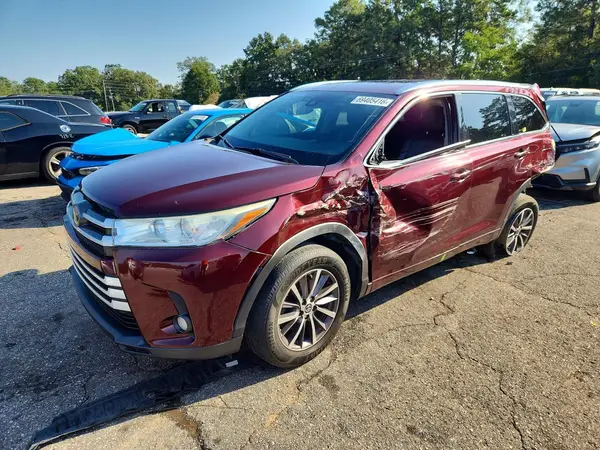 5TDKZRFH9JS273033 Toyota Highlander 2018 — Rear end damage, before-repair photo