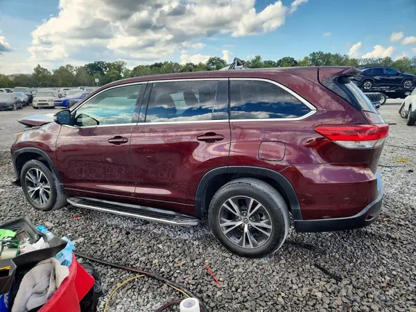 5TDZZRFH2JS281487 — 2018 Toyota Highlander, фото 2 с аукциона Copart, Передняя часть
