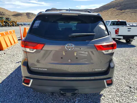 5TDDZRFH5JS810912 — 2018 Toyota Highlander, БОКОВАЯ ЧАСТЬ, фото до ремонта
