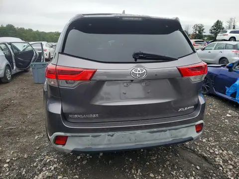 5TDJZRFH7JS814656 — 2018 Toyota Highlander, Parte delantera, fotos antes de reparar