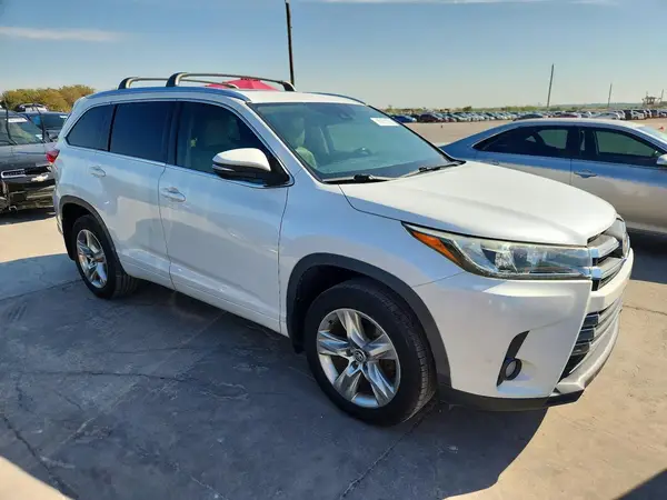 5TDYZRFH4JS237695 — 2018 Toyota Highlander, zdjęcie 4 z Copart 12.10.2026, Normalne zużycie