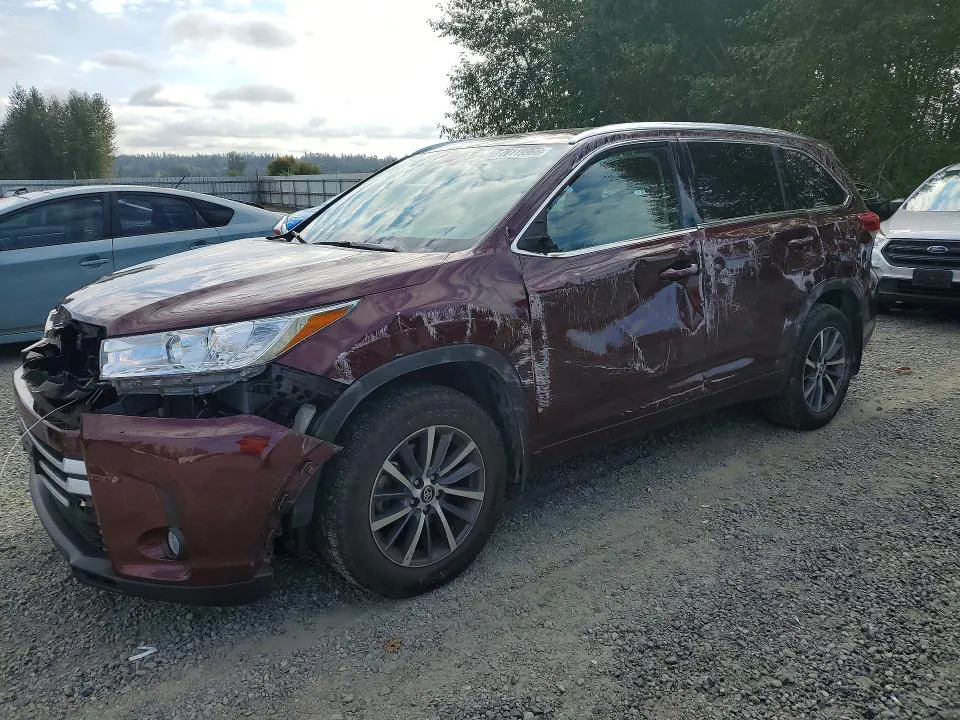 2018 Toyota Highlander VIN 5TDJZRFH2JS844924 фото 1