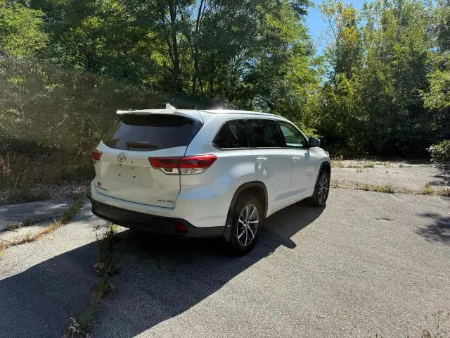 2018 TOYOTA HIGHLANDER VIN 5TDJZRFH4JS824092 фото 4