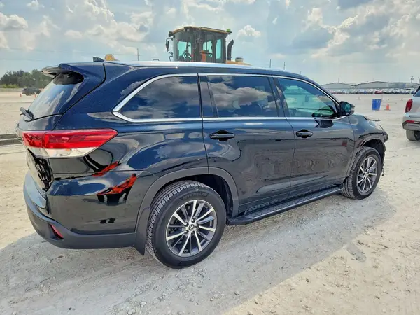 5TDKZRFH5JS546811 — 2018 Toyota Highlander, фото 3 с аукциона Copart 01.10.2026, Передняя часть