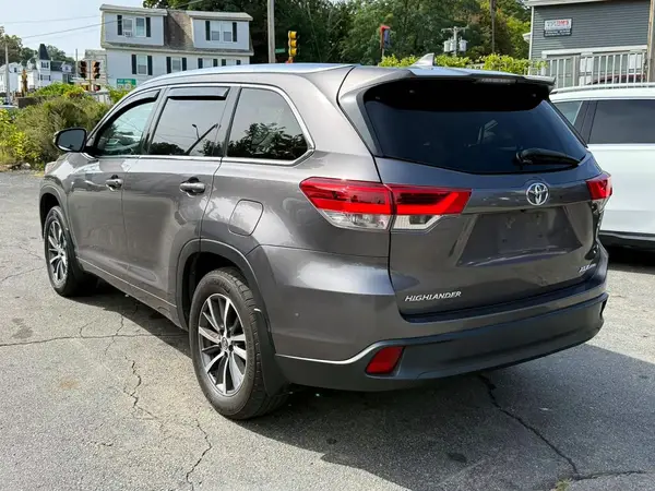 5TDJZRFH0JS844629 — 2018 Toyota Highlander, фото 2 с аукциона Copart, Мелкие вмятины и царапины