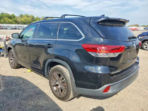 2018 TOYOTA HIGHLANDER VIN 5TDBZRFHXJS904470 фото 2