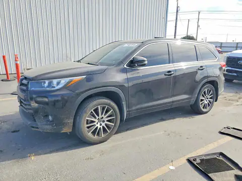 5TDJZRFH6JS540656 — 2018 Toyota Highlander, Bok (Side), zdjęć przed naprawą