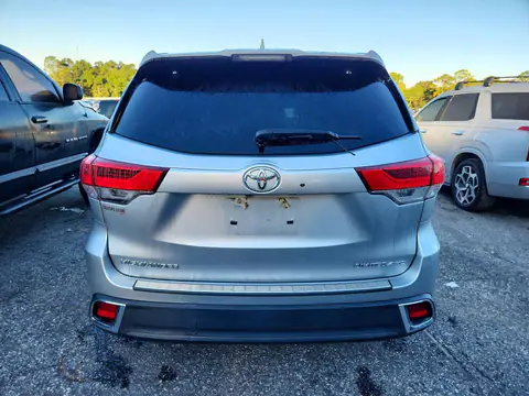 5TDDZRFH1JS904592 — 2018 Toyota Highlander, Parte delantera, fotos antes de reparar
