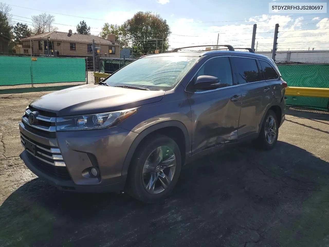 5TDYZRFH3JS280697 Toyota Highlander 2018 — повреждение Боковая часть, фото до ремонта