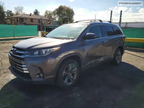 5TDYZRFH3JS280697 — 2018 Toyota Highlander, Боковая часть, фото до ремонта