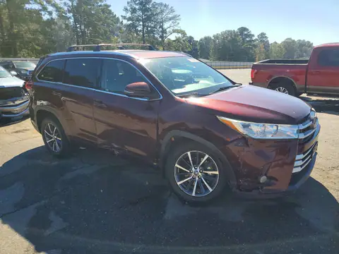 5TDJZRFH0JS889473 — 2018 Toyota Highlander, photo 4 from Copart, Side