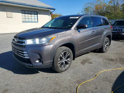 5TDBZRFH8JS905150 — 2018 Toyota Highlander, Незначні вм’ятини й подряпини, фото до ремонту