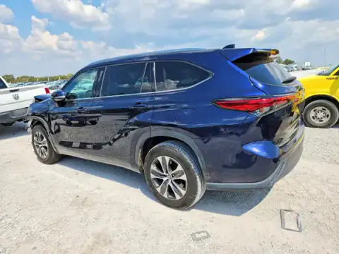 5TDGZRAH8MS069745 — 2021 Toyota Highlander, zdjęcie 2 z Copart, Przód