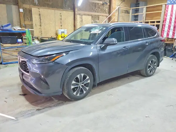 5TDGZRBH2MS526256 Toyota Highlander 2021 — Hail damage, before-repair photo
