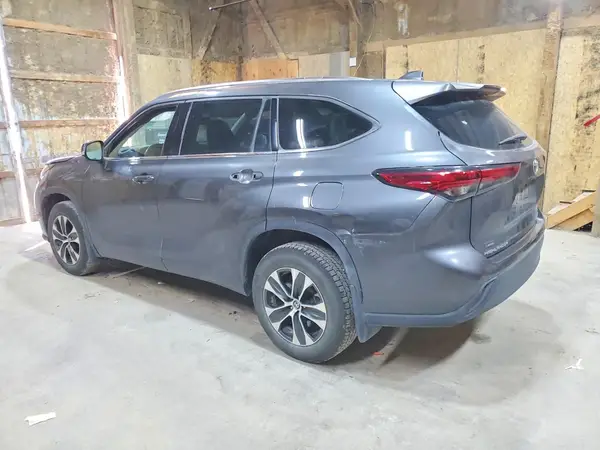 5TDGZRBH2MS526256 — 2021 Toyota Highlander, photo 2 from Copart, Hail