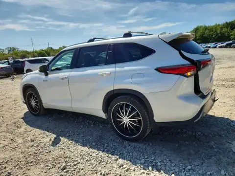 5TDEBRCH9MS048573 — 2021 Toyota Highlander, photo 2 from Copart 22.10.2026, Rear end