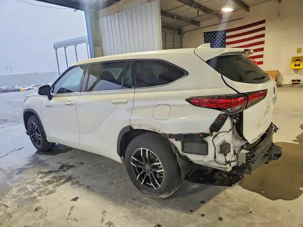 5TDZARAH2MS504663 — 2021 Toyota Highlander, zdjęcie 2 z Copart 07.10.2026, Bok