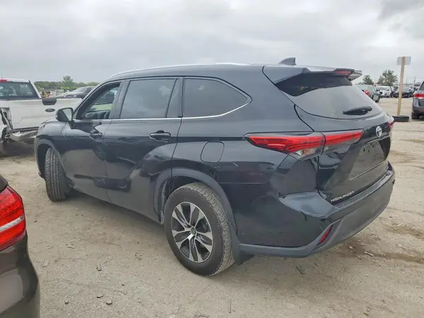5TDGZRBH3MS543079 — 2021 Toyota Highlander, photo 2 from Copart 29.09.2026, Minor dents and scratches
