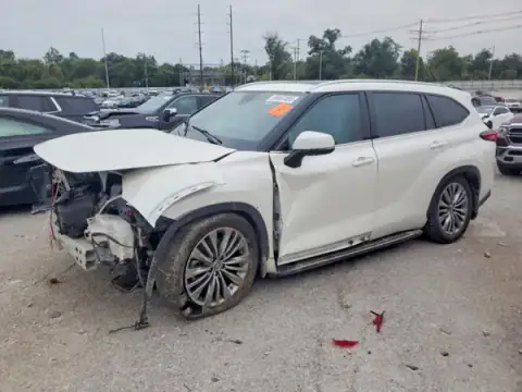 5TDFZRAH0MS037576 — 2021 Toyota Highlander, Przód (Front End), zdjęć przed naprawą
