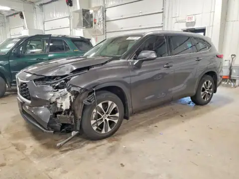 5TDGZRBH0MS148860 — 2021 Toyota Highlander, Front end (Front End), before-repair photos