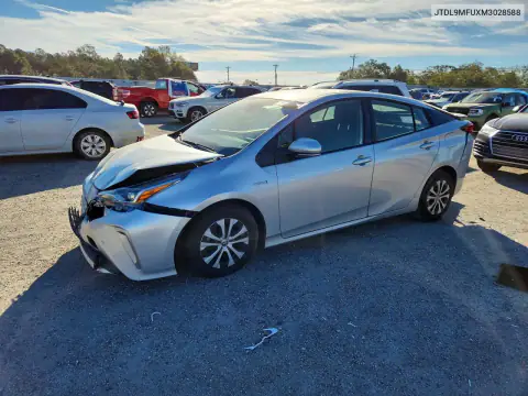 JTDL9MFUXM3028588 — 2021 Toyota Prius, Parte trasera, fotos antes de reparar