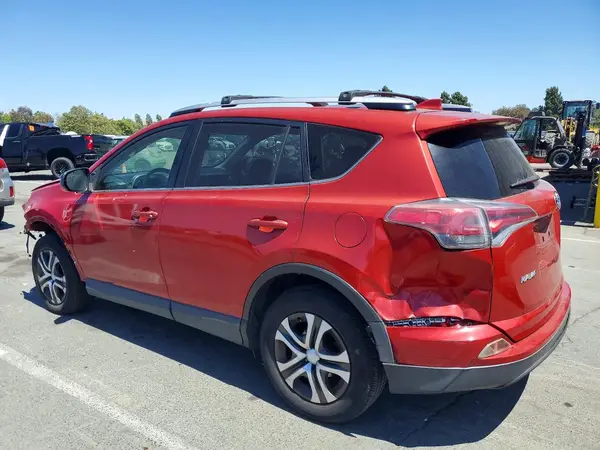 JTMZFREV8GJ068324 — 2016 Toyota RAV4, фото 2 с аукциона Copart, Передняя часть