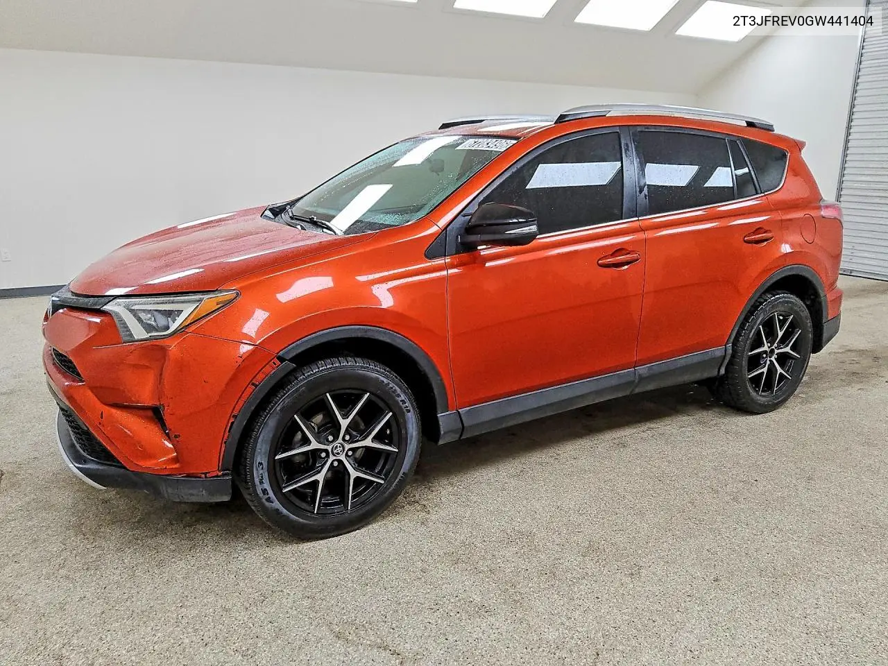 2T3JFREV0GW441404 Toyota RAV4 2016 — uszkodzenie Przód, zdjęcie przed naprawą