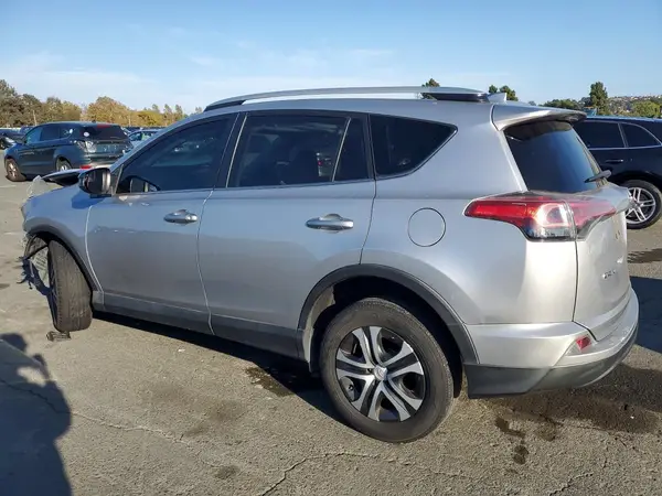 2T3ZFREV0GW304031 — 2016 Toyota RAV4, zdjęcie 2 z Copart, Przód