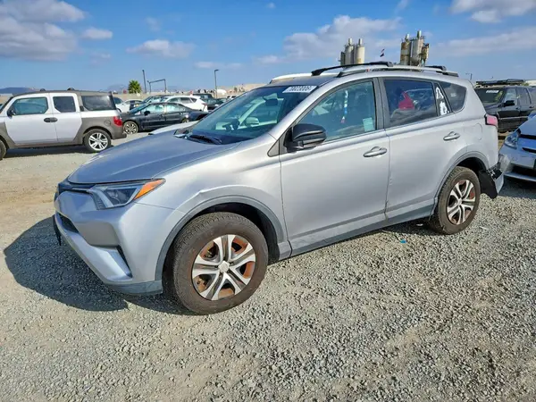 2T3ZFREV6GW271083 — 2016 Toyota RAV4, Задняя часть (Rear End), фото до ремонта