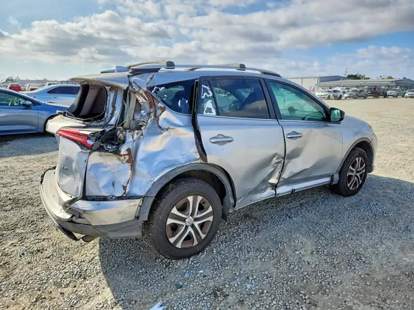 2T3ZFREV6GW271083 — 2016 Toyota RAV4, фото 3 с аукциона Copart 30.09.2026, Задняя часть
