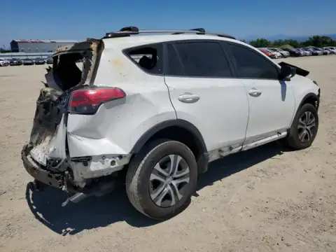JTMZFREV5HJ715201 — 2017 Toyota RAV4, foto 3 de Copart, Incendio