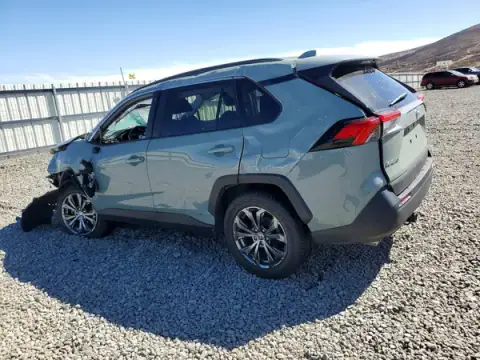 JTMB6RFV6PD109189 — 2017 Toyota RAV4, zdjęcie 2 z Copart, Dachowanie